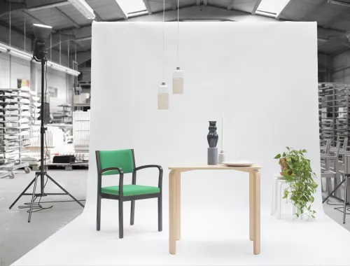 moments production seating collection_moments furniture_tafel Basic