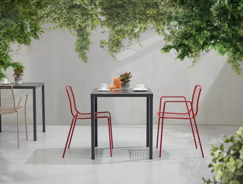 Discover by moments_table outdoor_Summer_moments furniture