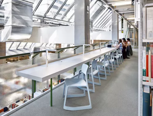 Vitra_stoel_Tipton_moments furniture