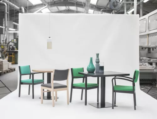 moments production seating collection_eos_dulce_oro_moments furniture