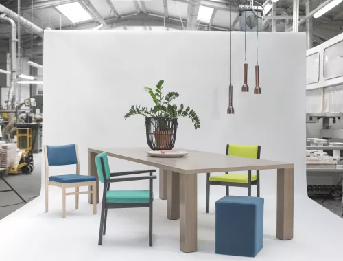 moments production seating collection_eos_dulce_oro_moments furniture